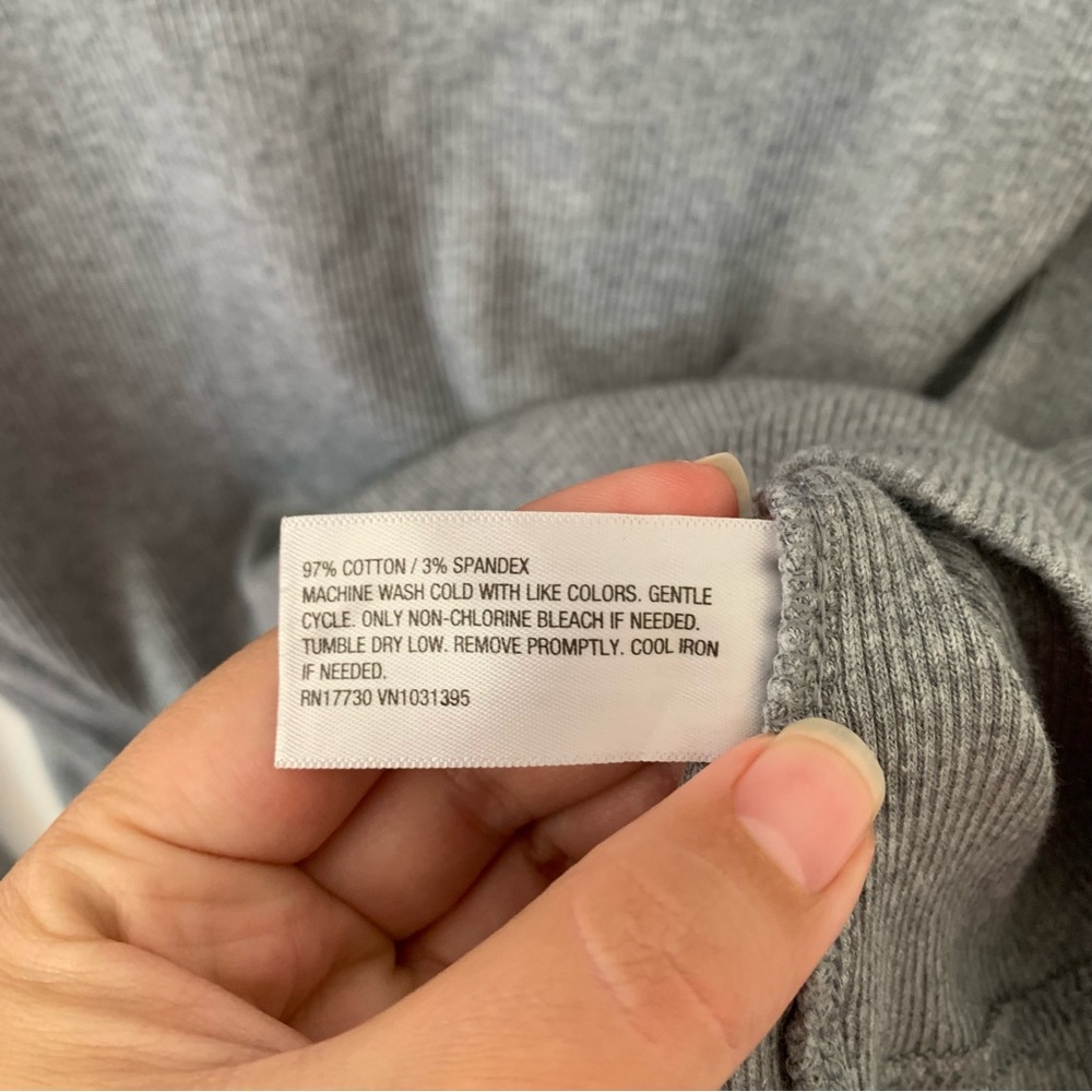 Universal Thread Gray Ribbed V Neck Long Sleeve T… - image 2